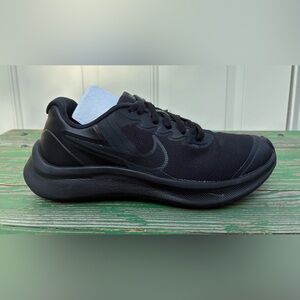 Nike Boys Star Runner 3 DA2776-001 Black Running Shoes Sneakers Size 4.5Y